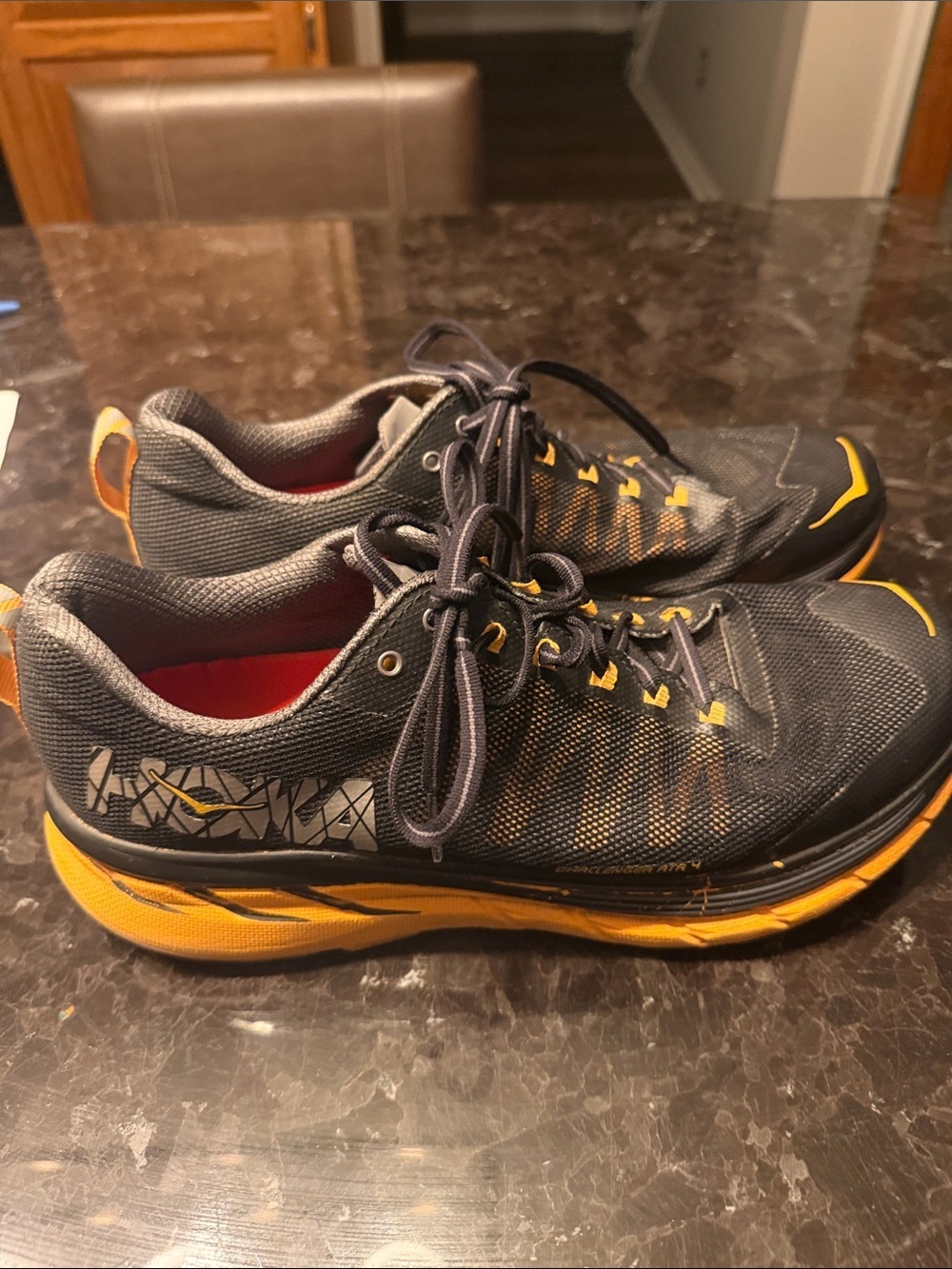 HOKA ONE ONE Challenger ATR 4 Trail Running Shoes Men’s Size 10 Black Orange